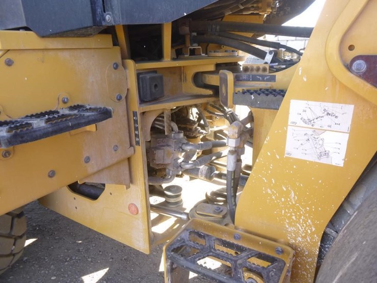 2022-caterpillar-930m-image-33