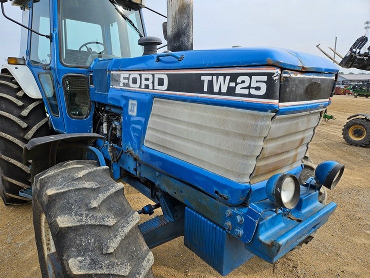 ford-tractor-image-13