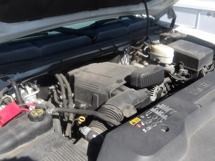 2013-chevrolet-silverado-2500-image-8