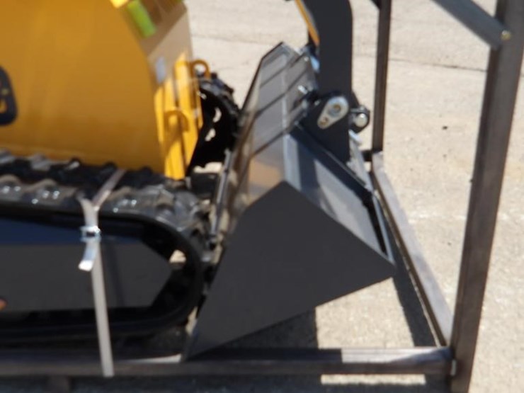 2026-zjz-380-skid-steer-track-loader-image-6