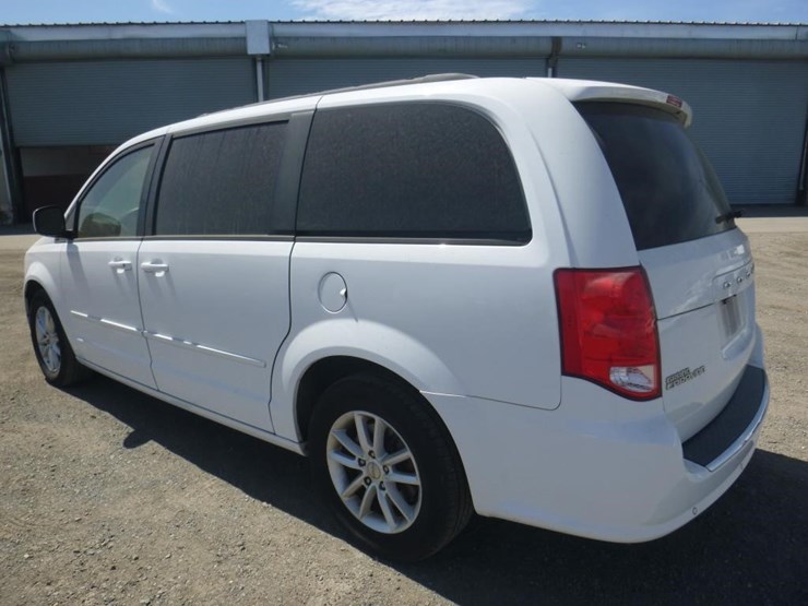 2015-dodge-grand-caravan-image-4
