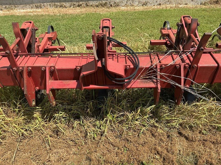 16-row-rowcrop-cultivator-image-3