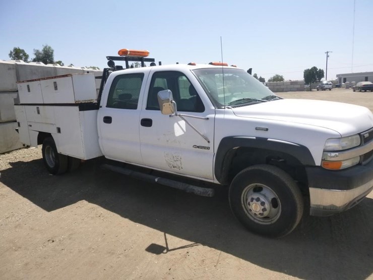 2001-chevrolet-3500-image-3
