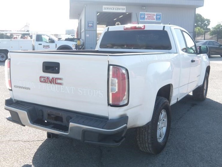 2016-gmc-canyon-image-3