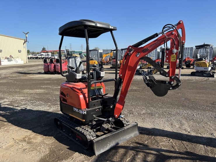 2026-tpm-18hh-hydraulic-excavator-image-2