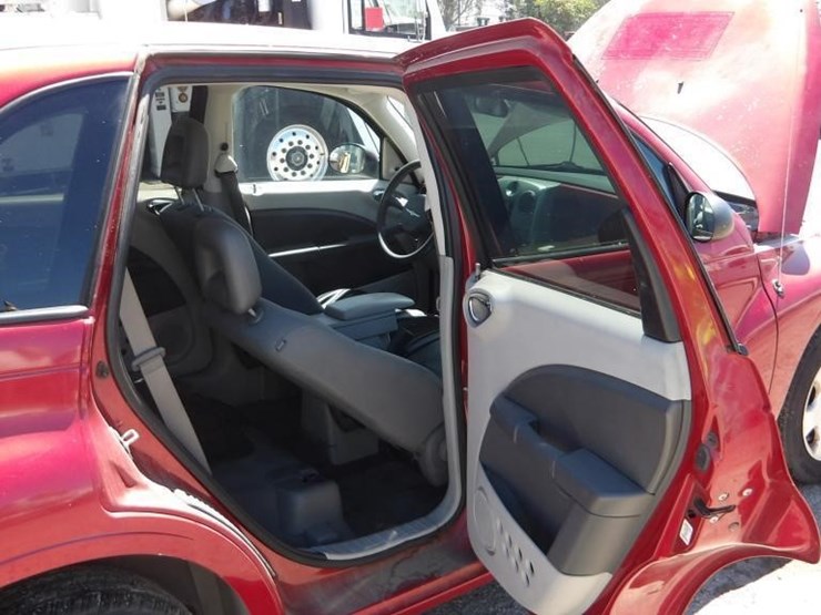 2008-chrysler-pt-cruiser-image-16