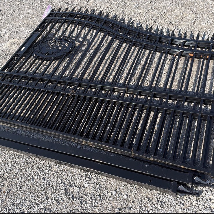 #91 • 16’ BI PARTING ENTRY GATE