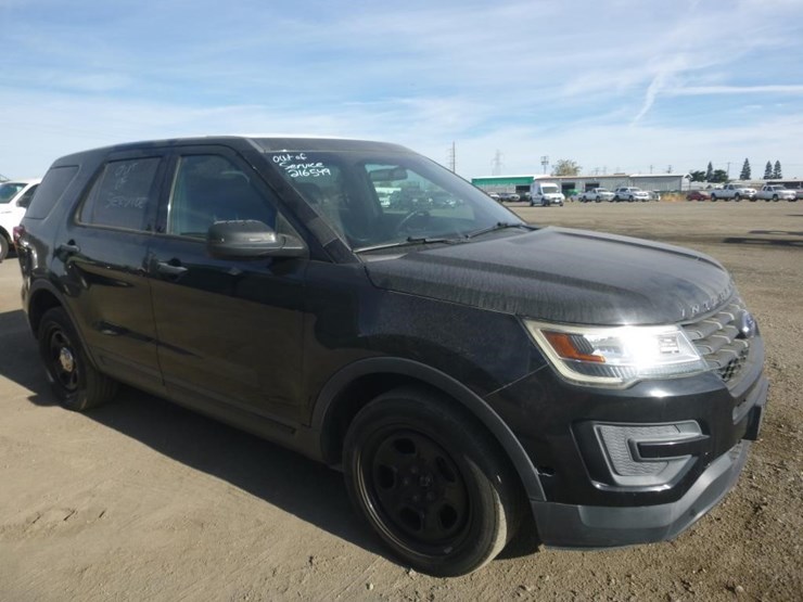 2016-ford-explorer-image-2