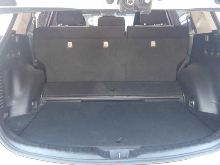 2016-toyota-rav4-image-14