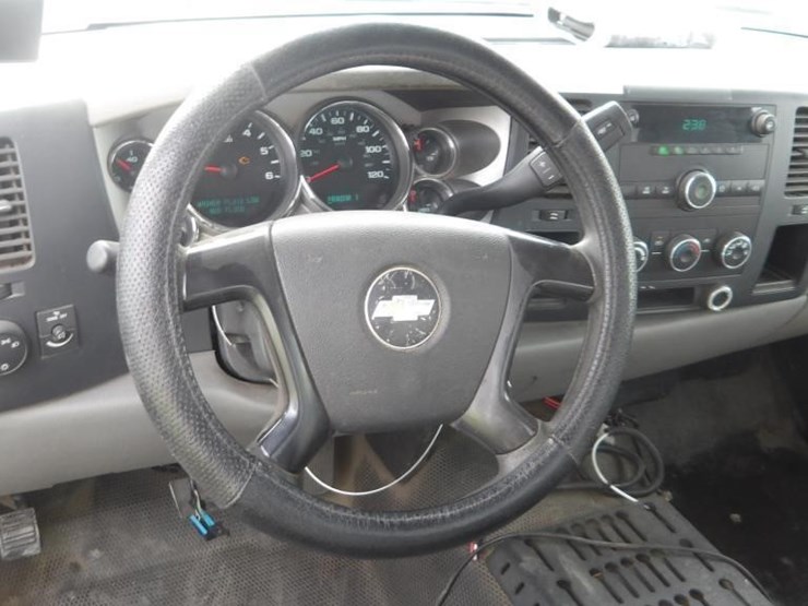 2008-chevrolet-silverado-2500-image-16