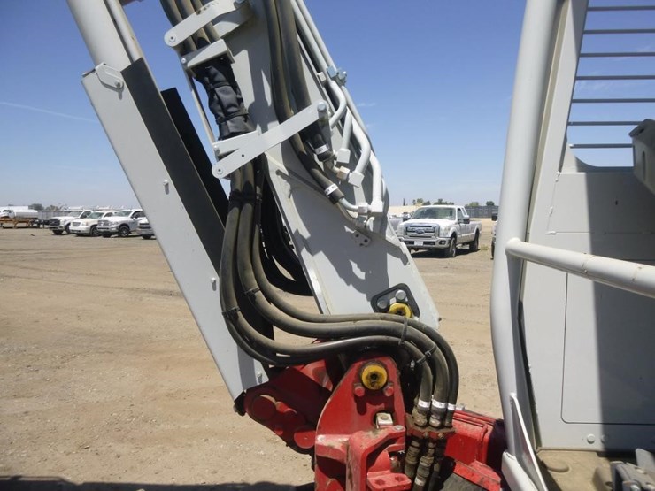 2024-takeuchi-tb257fr-image-29
