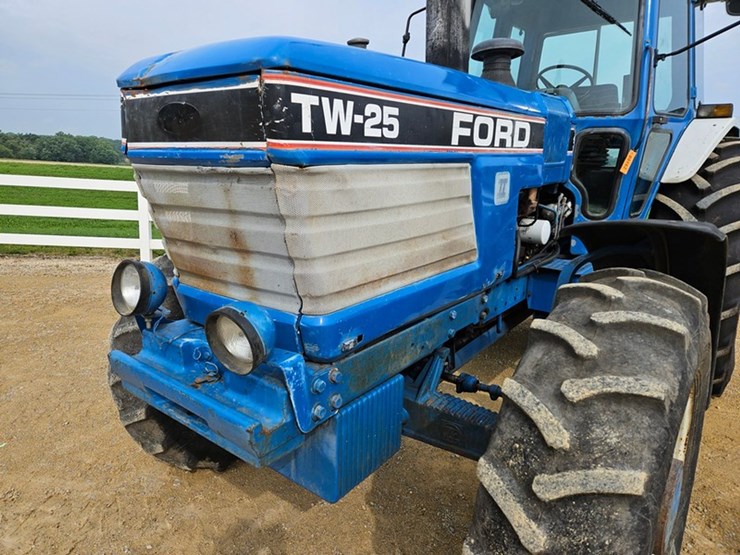 ford-tractor-image-9