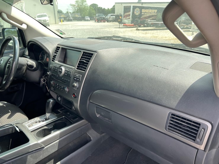 nissan-armada-image-32