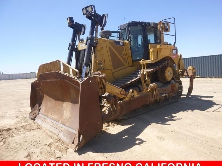 2012-caterpillar-d8t-image-1
