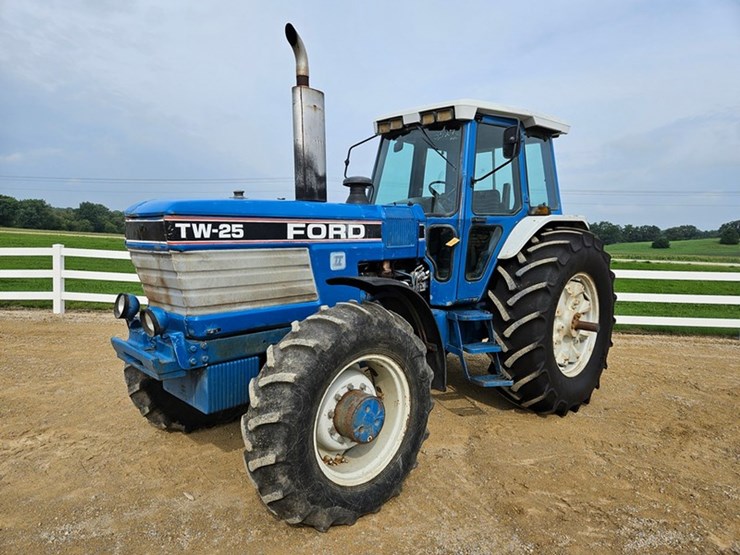 ford-tractor-image-1