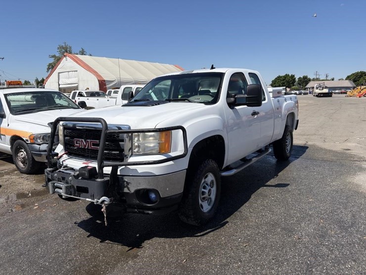 2012-gmc-sierra-2500hd-image-1