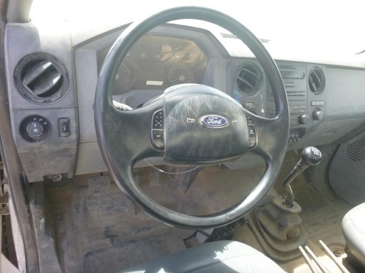 2011-ford-f750-image-17