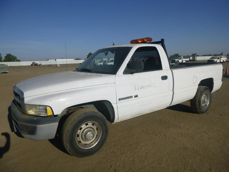2001-dodge-ram-2500-image-2