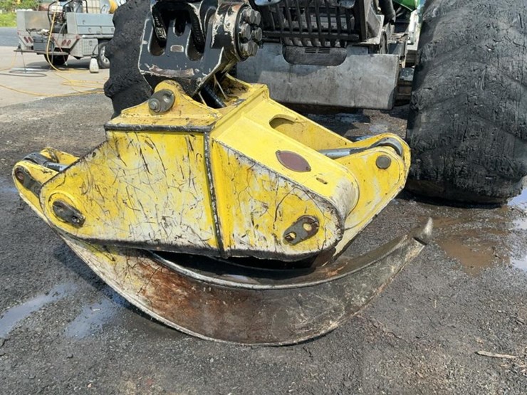 2012-deere-848h-image-68