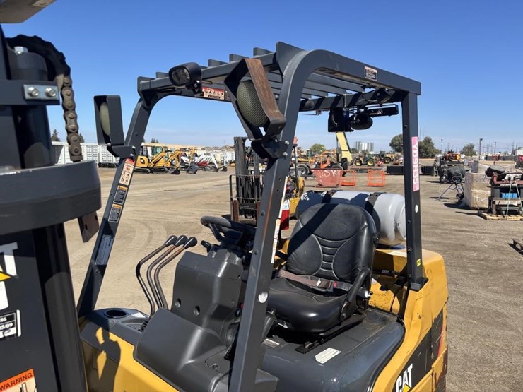 2016-caterpillar-2c6000-image-16