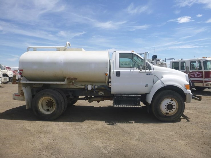 2011-ford-f750-image-7