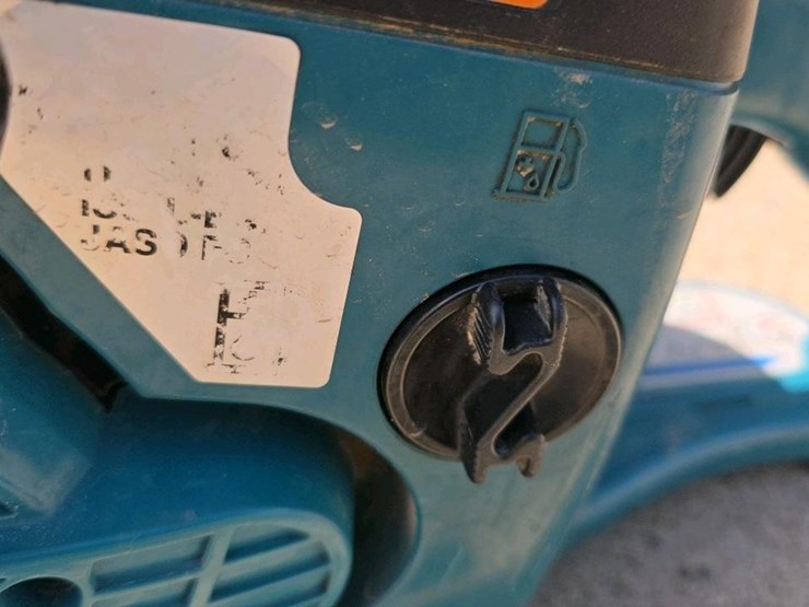 #104-•-makita-ek7301-concrete-saw-image-8