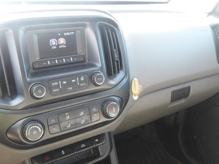 2016-gmc-canyon-image-18