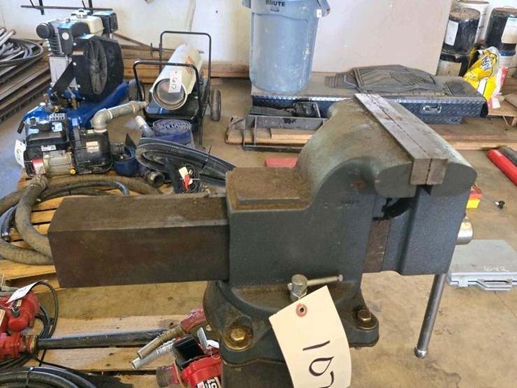 #107-•-wilton-bench-vise-and-stand-image-5