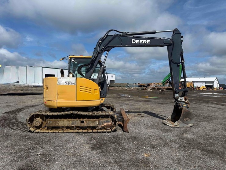 2015-deere-75g-image-8