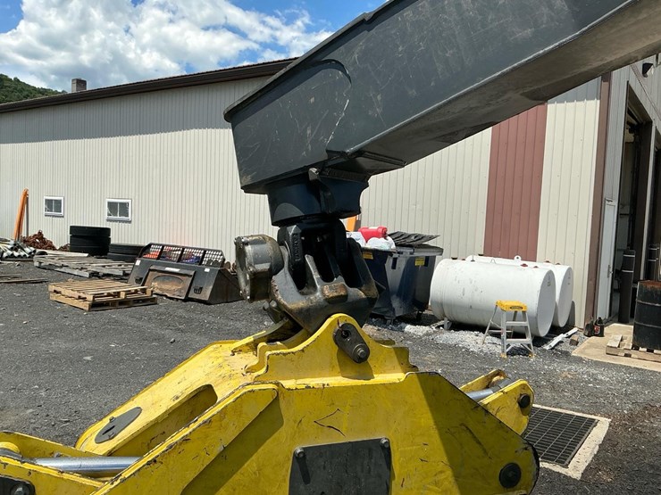 2019-deere-848l-image-58