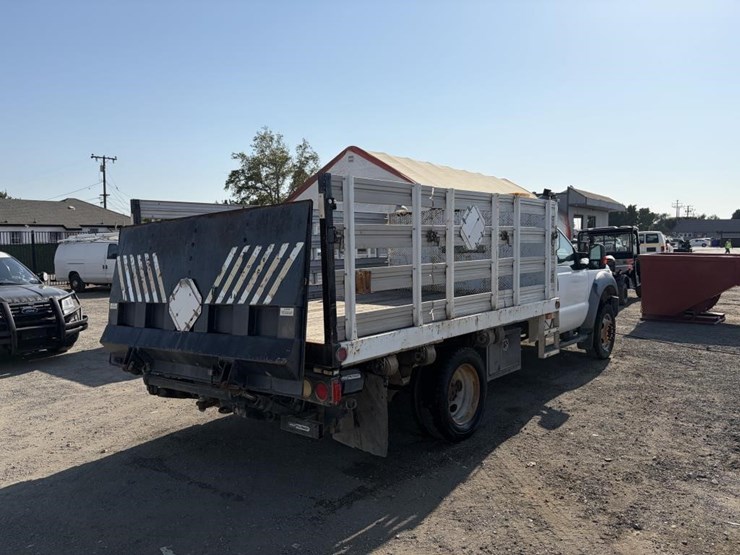 2011-ford-f550-image-3