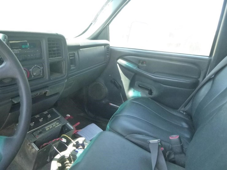 2001-chevrolet-3500-image-11