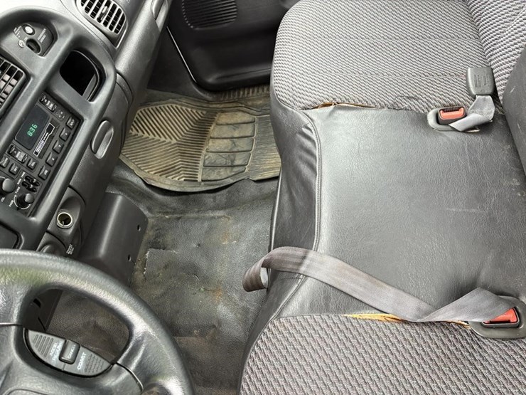 2001-dodge-ram-1500-image-16
