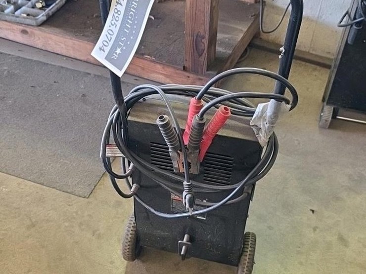 #111-•-cent-tech-6/12v-automatic-battery-charger/engine-starter-image-5