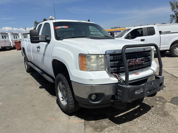 2012-gmc-sierra-2500hd-image-3