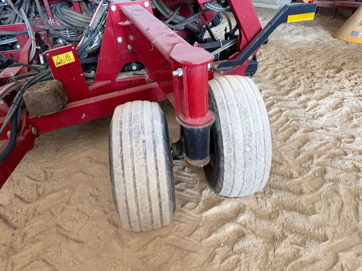 2014-case--ih-500t-air-drill-image-26