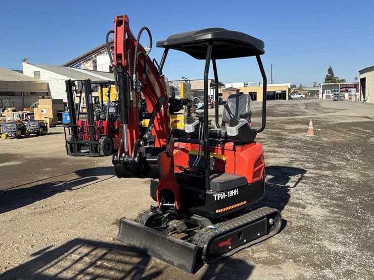 2026-tpm-18hh-hydraulic-excavator-image-1