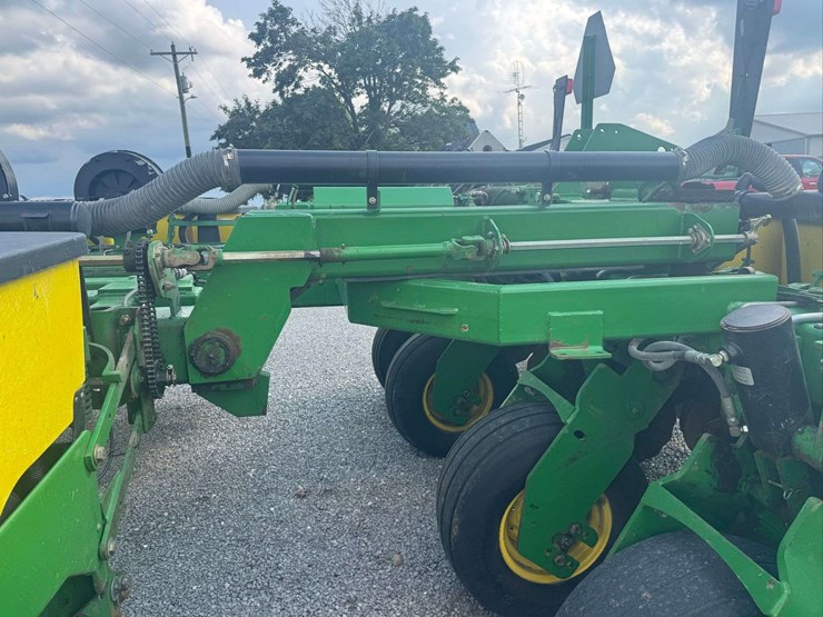 1999-john-deere-1780-image-38