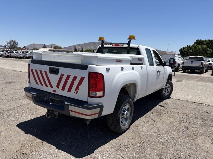 2012-gmc-sierra-2500hd-image-3