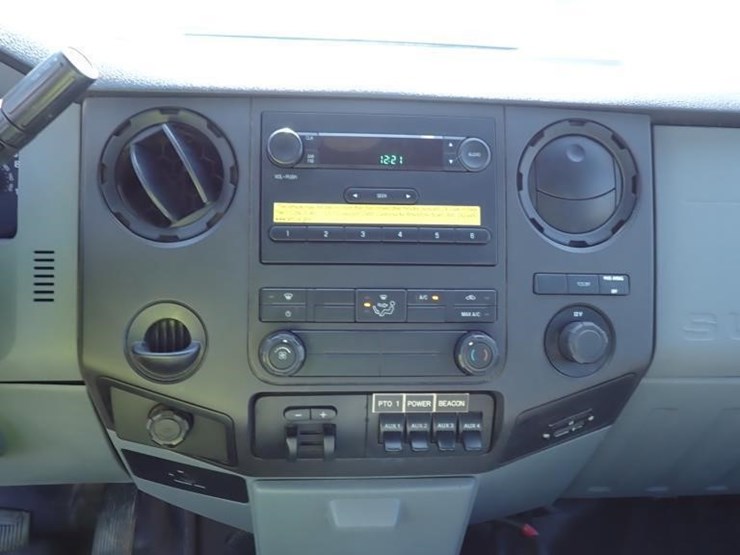 2011-ford-f550-image-31