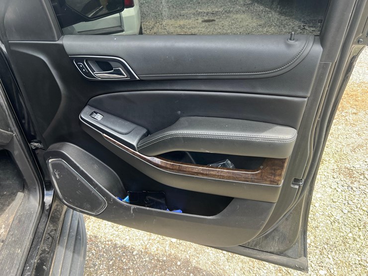 2020-chevrolet-tahoe-image-4