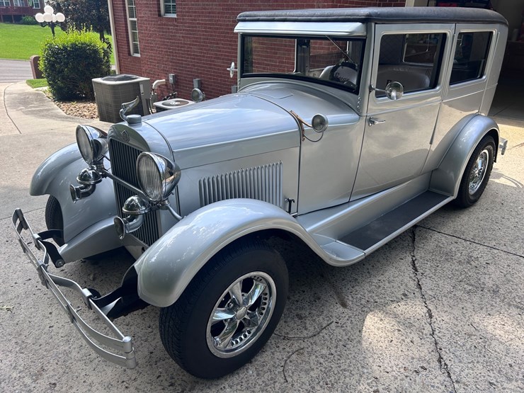#97-•-1927-chevy-essex-sedan-image-1