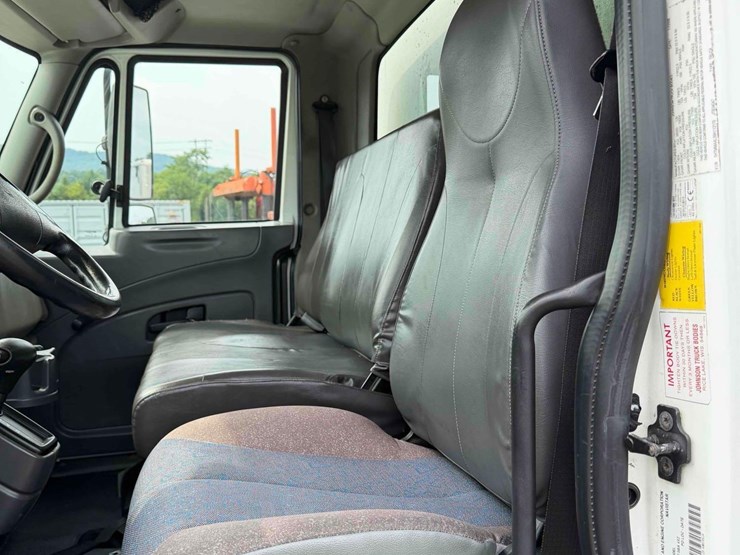 2009-international-durastar-4300-image-20