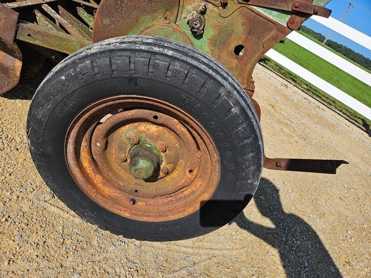 john-deere-8-image-23