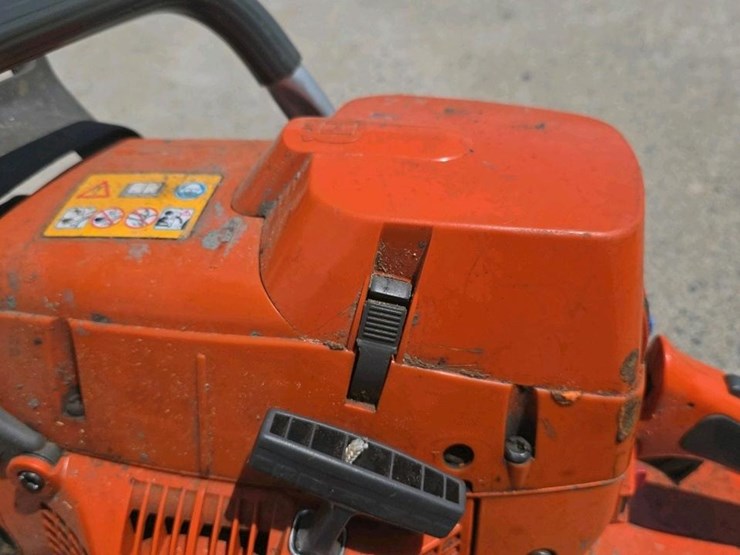 #102-•-husqvarna-390-xp-chainsaw-image-9