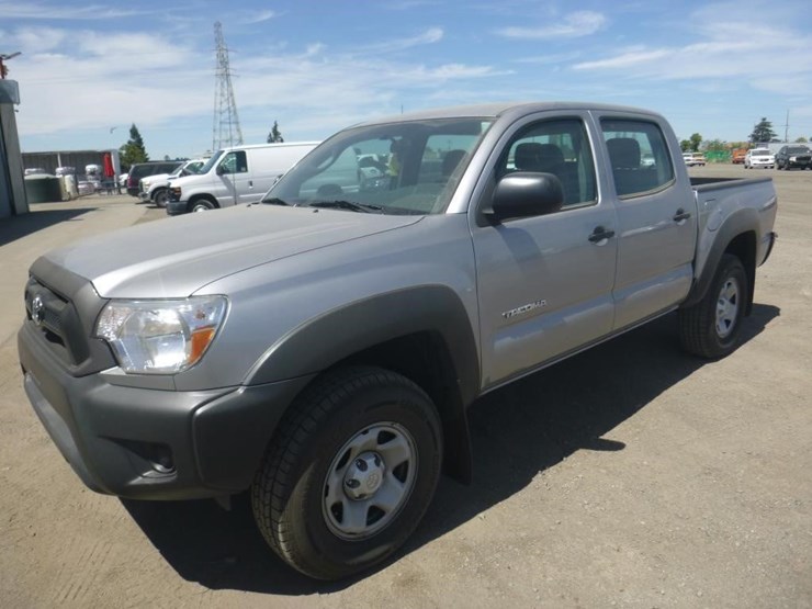 2015-toyota-tacoma-image-1