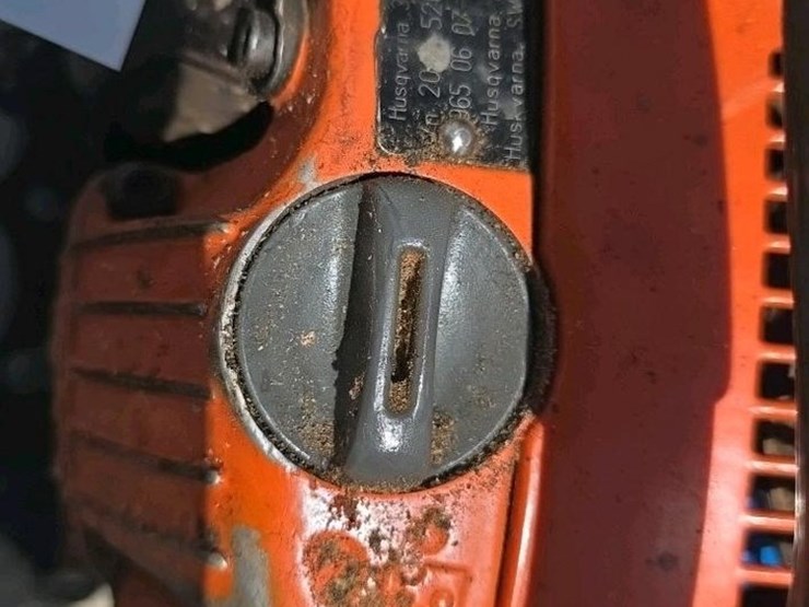 #102-•-husqvarna-390-xp-chainsaw-image-13