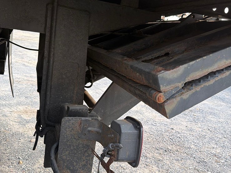 2013-international-4300m7-chipper-truck-image-15