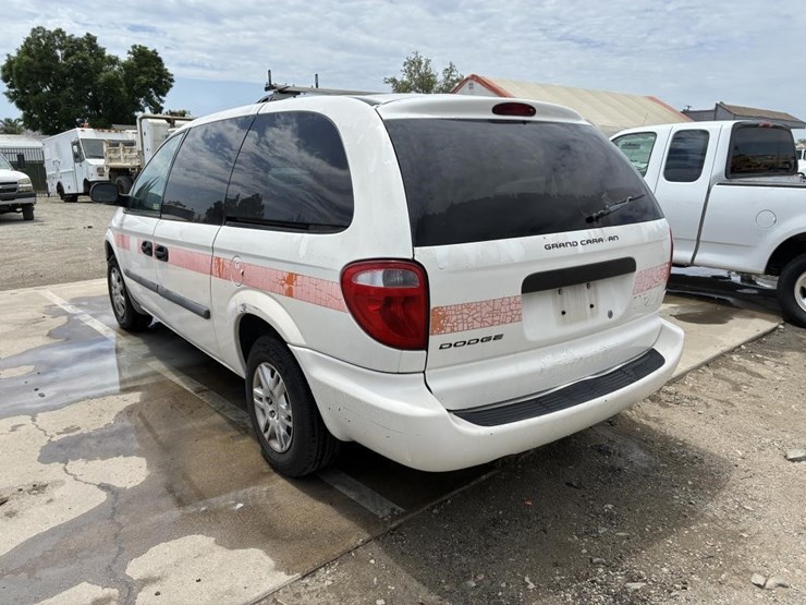 2005-dodge-grand-caravan-image-4