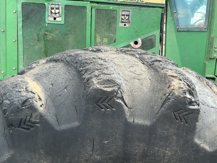 2012-deere-848h-image-83
